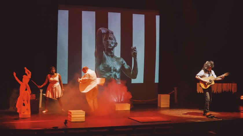 (c) Elisabeth Polénor